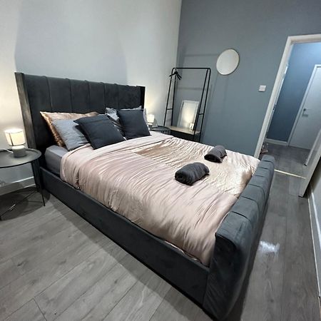 Central Locations 1 Bed Apartments Sleeps 4 Лондон Экстерьер фото