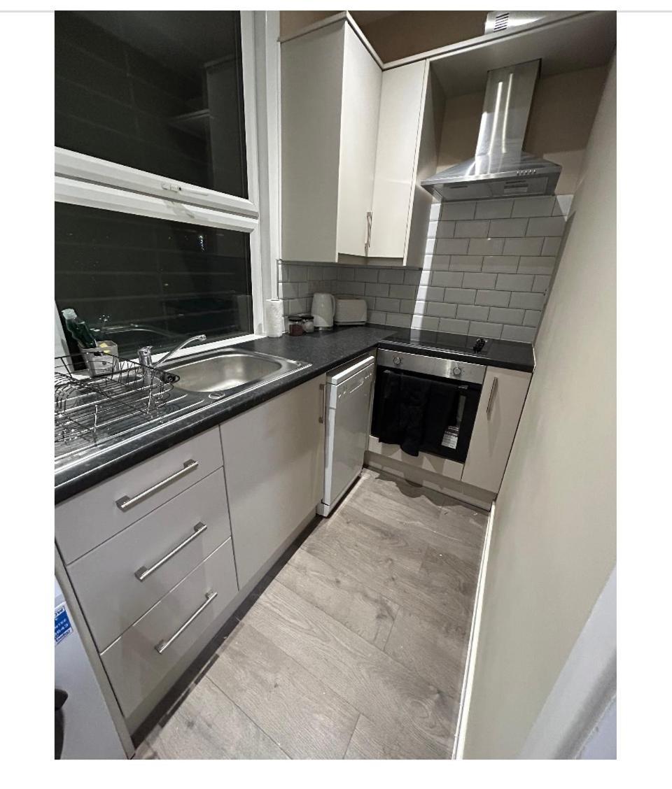 Central Locations 1 Bed Apartments Sleeps 4 Лондон Экстерьер фото
