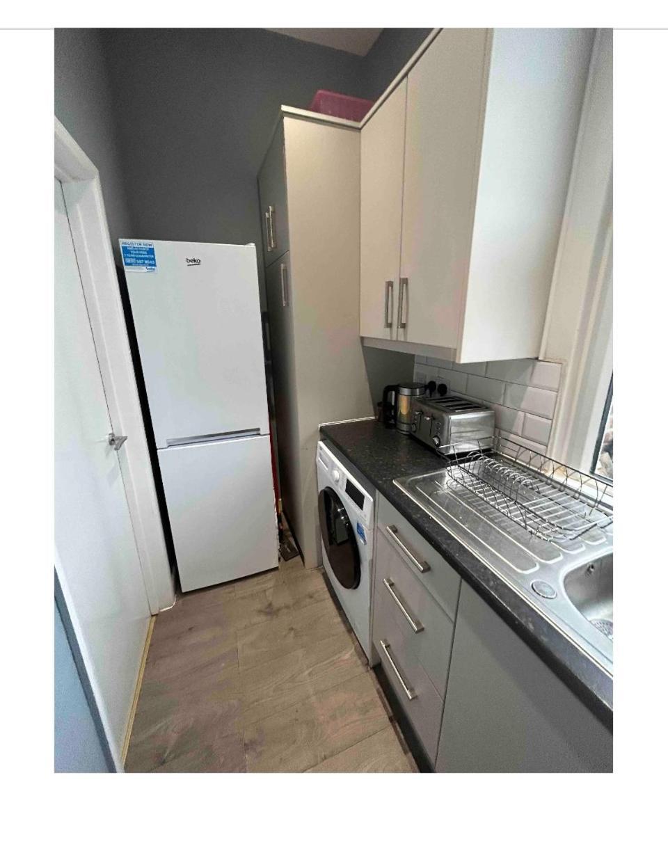 Central Locations 1 Bed Apartments Sleeps 4 Лондон Экстерьер фото