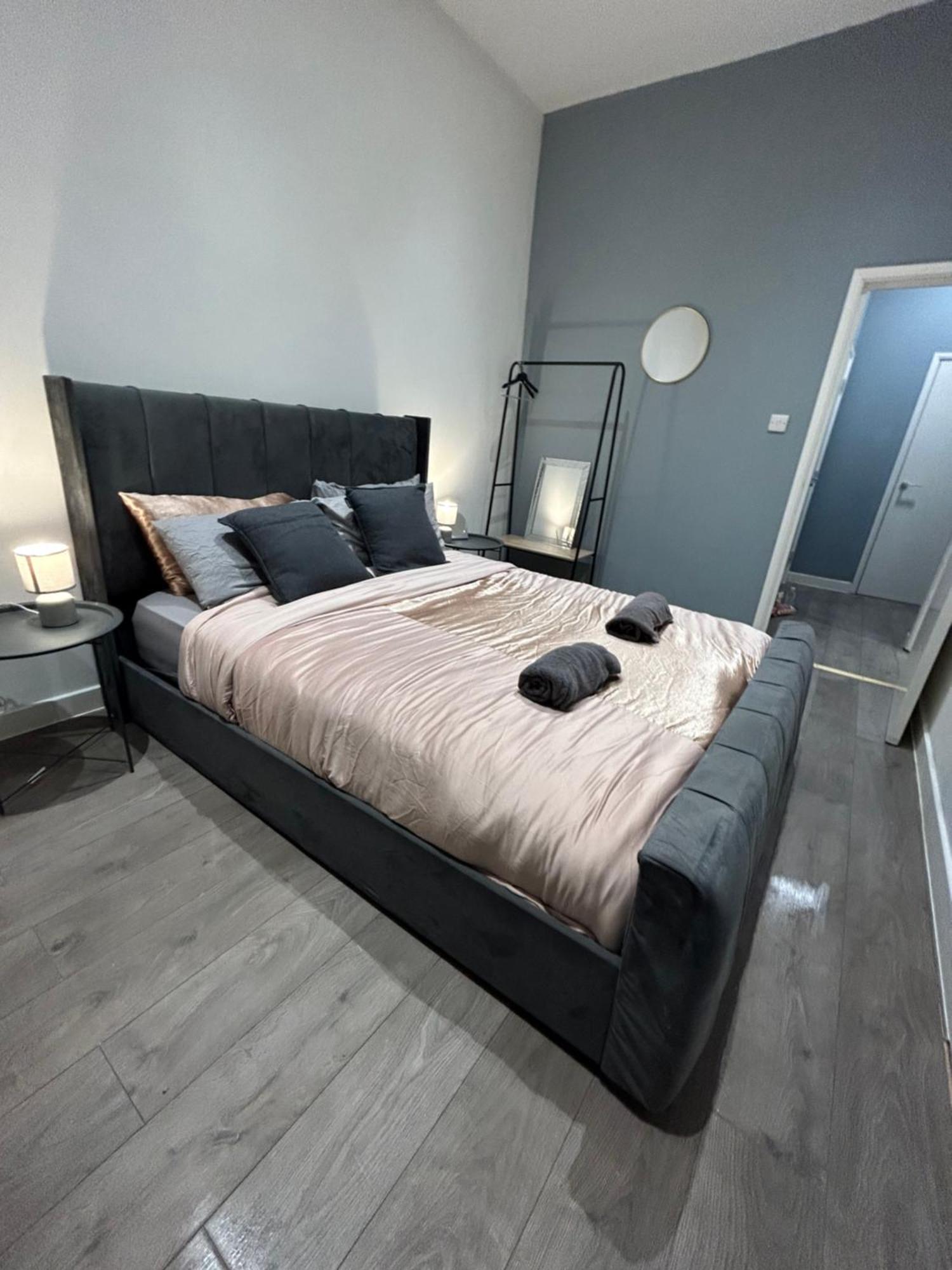 Central Locations 1 Bed Apartments Sleeps 4 Лондон Экстерьер фото